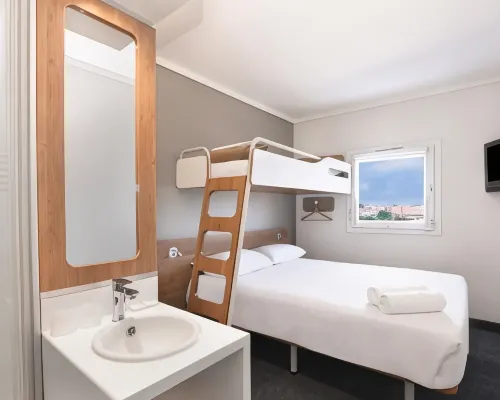 Sun1 Milnerton Hotels near Paddocks shopping Centre