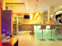 One Luxury Suites - ห้องครัว