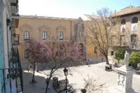 La Perla Granada Suites