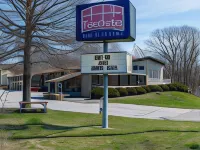 FairBridge Inn and Suites West Point Hotele w: Orange County