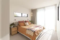 Modern Family home with Views, Sunsets and Space in Atawhai. 8 mins to Nelson. -  Privatzimmer