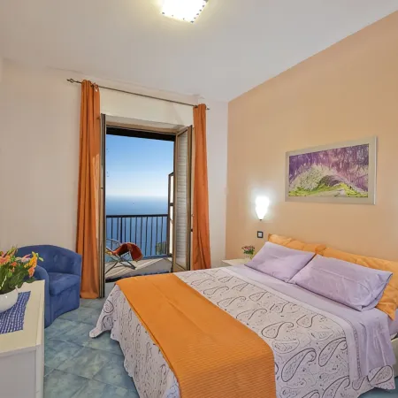 Zaffiro apartment with panoramic sea view between Amalfi and Positano