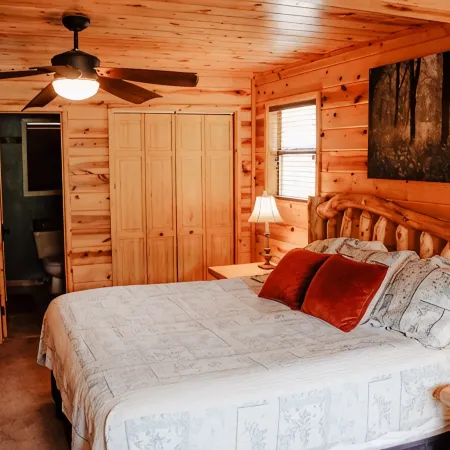 "Our Life" Creekside, Trout Fishing, Fire Pit, Hot Tub, WiFi and More...