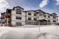 Luxury Condo by Mountain and Jordanelle Reservoir