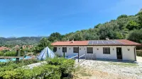 Pony's Cottage in Tuscan hills facing the sea - Villas