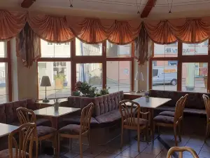 Pension Jung, Bäckerei-Konditorei & Café