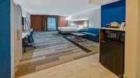 Holiday Inn Express & Suites LONDON by IHG