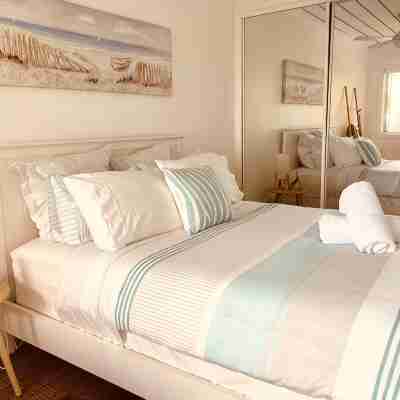 Coolangatta, Gold Coast unit walk to beach & shops Rooms
