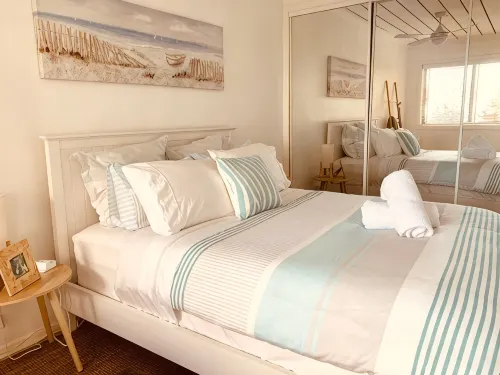 Coolangatta, Gold Coast unit walk to beach & shops - 3-Star