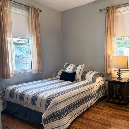 Quaint 2 bed in Champaign