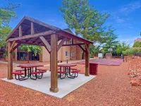 Sedona Cozy Condo with Pool, Walk to Restaurants, 4-Min to Hiking, Near Stores - Homestays