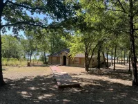 Beautiful lakefront house in 3 acre private woods
