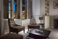 Charles Bridge flat I Soundproof  I Beautifully furnished I LIFT - บังกะโล