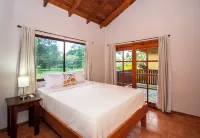 3 min walk to surf, 3bedrooms, Villa, Pool, Steps to the Beach! - Swimmingpools