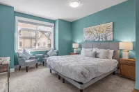M6- sleeps 15, 5BR + 4.5BA+Hot-tub, AC, garage townhome, Canmore - Bungalows