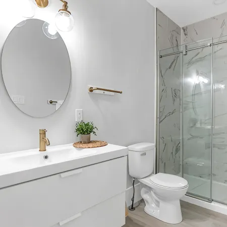 Studio 2 ~ Private BDRM, Minimalistic Feel