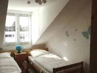 TOP HOLIDAY APARTMENT 65 SQM WITH 2 BEDROOMS, WLAN, balcony - Homestays