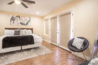 Game Room/ Pool and Jacuzzi Cozy Home in Yuma