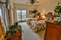 2600 SqFt "Nicest Penthouse on the Outer Banks" - Only 400 ft to the Beach!! - 4성급