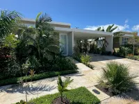 Modern 3Br Retreat with Private Pool & Waterfall - Swimmingpools