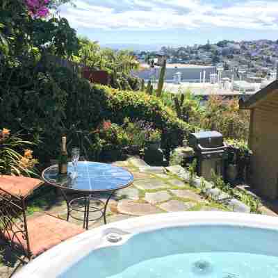 Relaxing Home with Sweeping Views, Chef's Kitchen and Hot Tub in Center of SF Fitness & Recreational Facilities