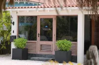 Caribbean Lofts 61 - Waterfront Hotels in 