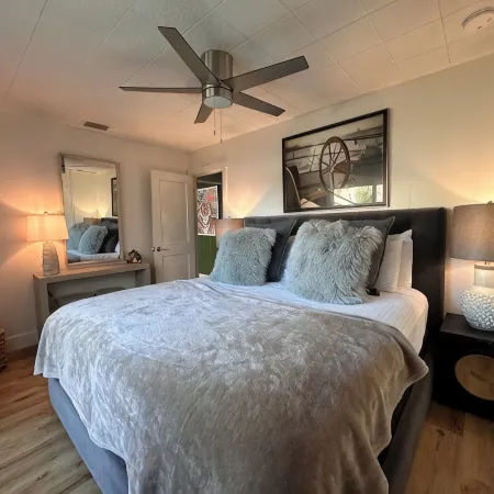 Tropical Green Cottage – Siesta Key, Just Cross the Street! Unit B