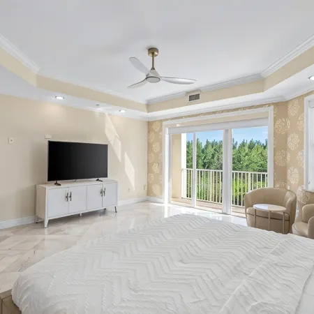 LUXURY 4-Ensuites Beach condo in Jupiter 100 Yards to Ocean!Ocean Views!