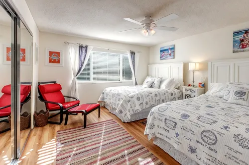 La Jolla Shores 'Ocean Breeze Getaway', large patio, partial ocean view,sunsets - Condos
