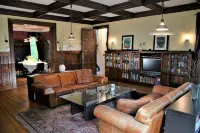 Architect's Brownstone Mansion 6B6B, Porch, Garden - บังกะโล