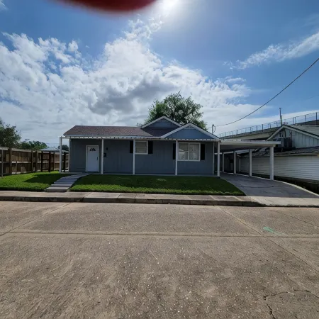 2bed/2bath Cottage in Downtown Houma. 30+ day stays welcome.
