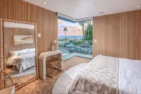 BRAND NEW LUXURY BEACHFRONT HOME @ MOONLIGHT BEACH