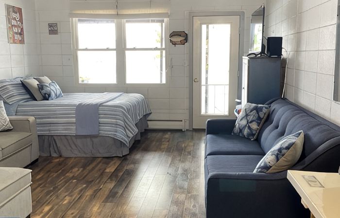 Charming Lakefront Studio Condo
