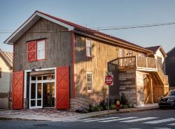 Upscale Downtown Suite in Lewes