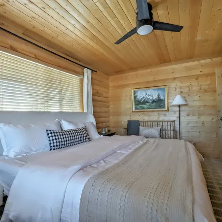 Cozy Mountain escape near Park City w/ game room, hot tub for the whole family