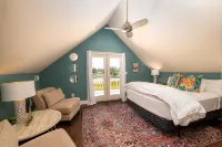 Waterfront Cape May canal property 5min to beach landscaped grounds - 4 tähden