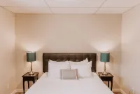 Bay Breeze across from Waterfront - 3-Star