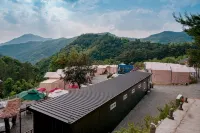 Andong Sunrise Glamping - Pools