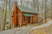 Twin Bear I, A Cozy Cabin in the Woods, with Level 2 EV Charger! - Romantic