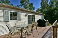 Lakefront Cabin w Screened Deck! Pontoon Rental! 2 Kayaks / Fishing Row Boat! - 3-Star