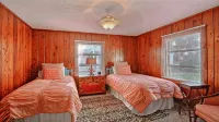 SOUTH BEACH & PARK Just Steps Away • STARFISH COTTAGE • Cute Cozy Vero Beach - 3-Star