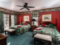 Stunning Golf Views on Pinehurst National No. 9. A Luxurious Retreat Awaits. Hotels in Pinehurst