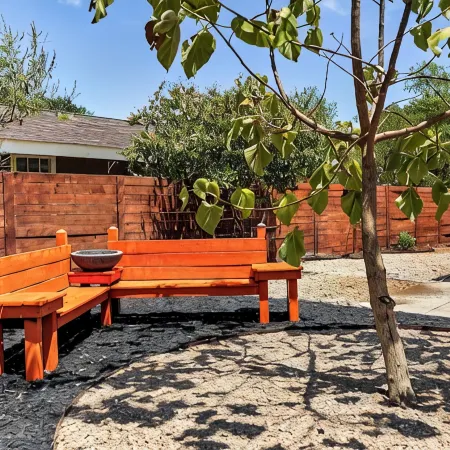 Downtown Georgetown Retreat for the family or entertaining. Pet-Friendly!