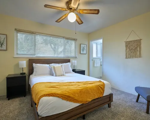 Stylish & Remodeled - Walk to Fresno State Stadium - Balcony