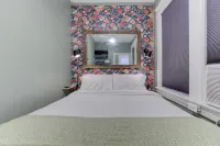 Tiny Trendy Traveler's Studio in Historic Midtown! - Balcony