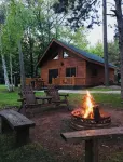 Cabin on AuTrain River a few blocks from Lk Superior, 10 mi from Munising - Wi-Fi