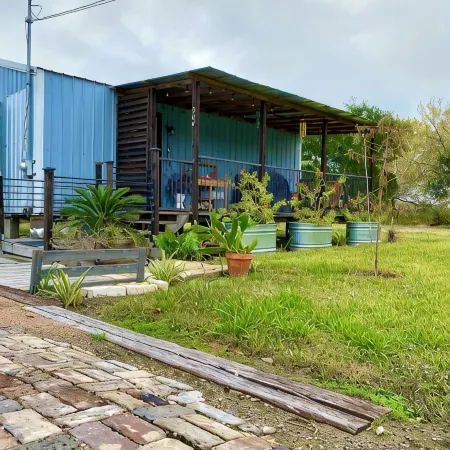 The Sea Shack--Perfect For Mardi Gras, Rodeo, Blocks Away From Boat Ramp And Bay