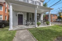 Corner House - Cozy Five Star 2 Bedroom Suite. Downtown and Stadium. Parking! - Dapur
