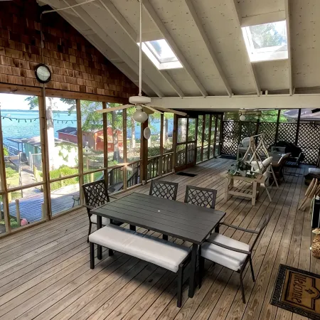 Fantastic get away house on lake
