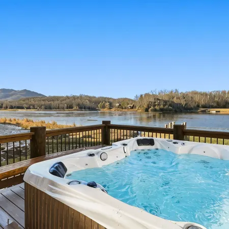 Lakefront Home in 100 Acre Community/Mountain Views, Shopping & Dining All Close